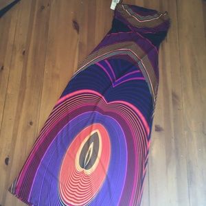 Unique NWT FOREVER XXI MAXI DRESS